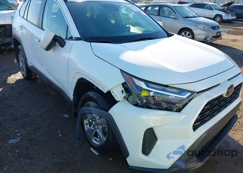 2023 Toyota Rav4 Xle z USA, uszkodzony, nr VIN 2T3P1RFV8PW404964